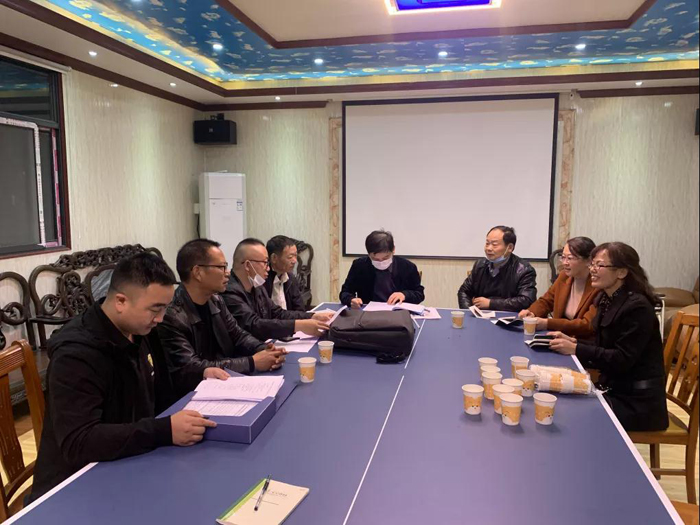 省、市、區(qū)殘聯(lián)**一行來十堰恐龍化工環(huán)氧地坪施工廠家檢查指導(dǎo)工作