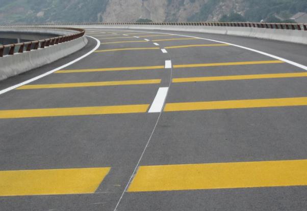 冬天道路標(biāo)線進(jìn)行施工，應(yīng)該注意這些事項(xiàng)！