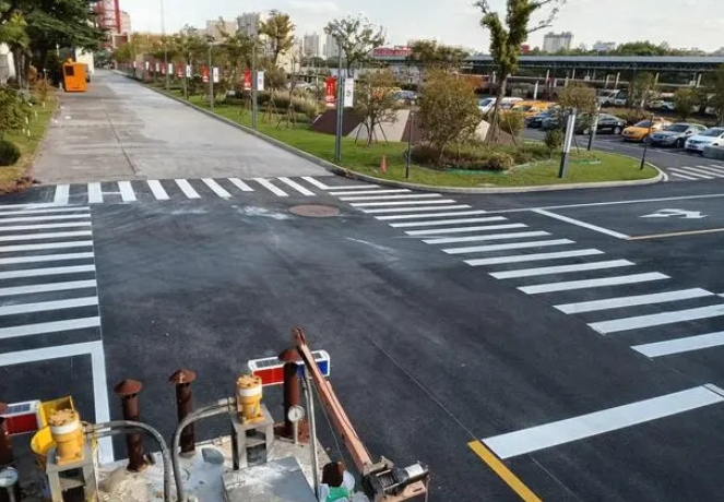 10種常見的道路標(biāo)線，看看你認(rèn)識多少？