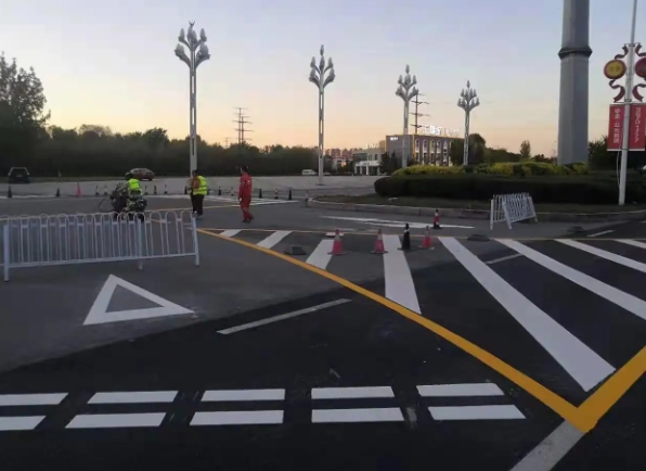 馬路劃線漆是什么油漆，有哪些種類以及使用注意事項(xiàng)